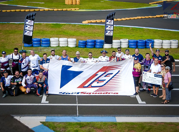 Equipe Z19 Squadra reunida na pista